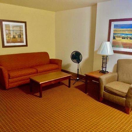 Park View Inn & Suites Hoisington Near Great Bend Exteriör bild