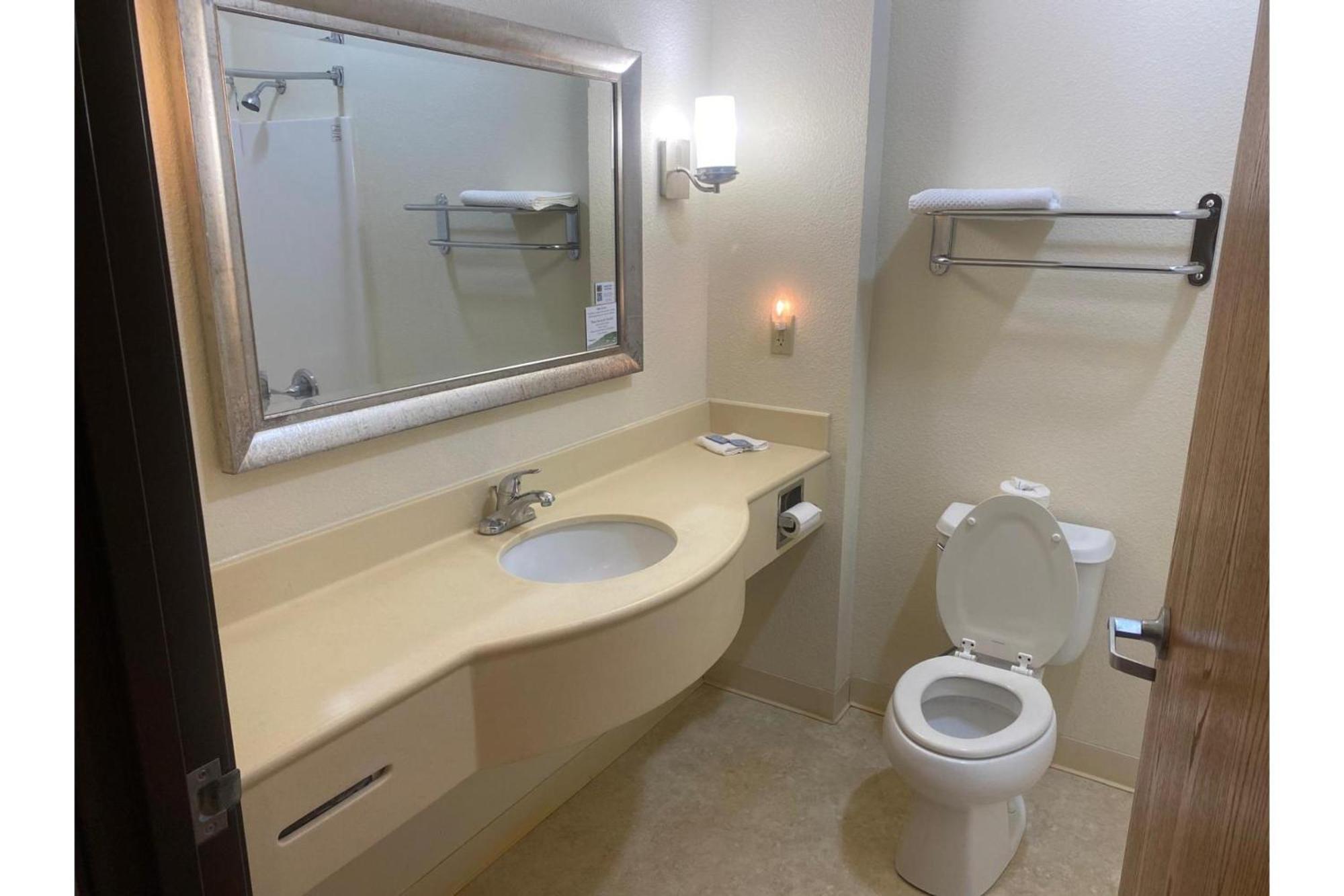 Park View Inn & Suites Hoisington Near Great Bend Exteriör bild
