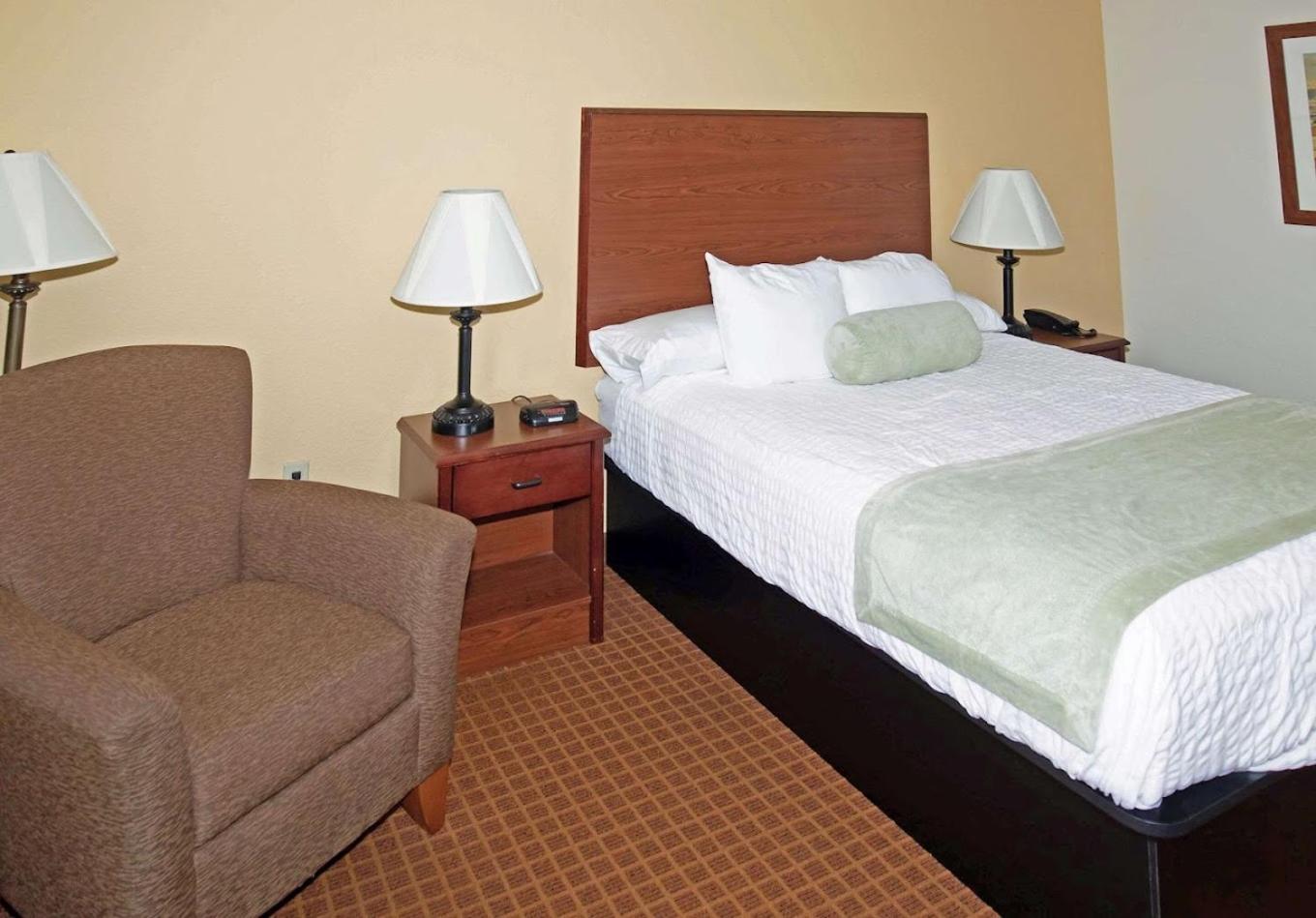Park View Inn & Suites Hoisington Near Great Bend Exteriör bild