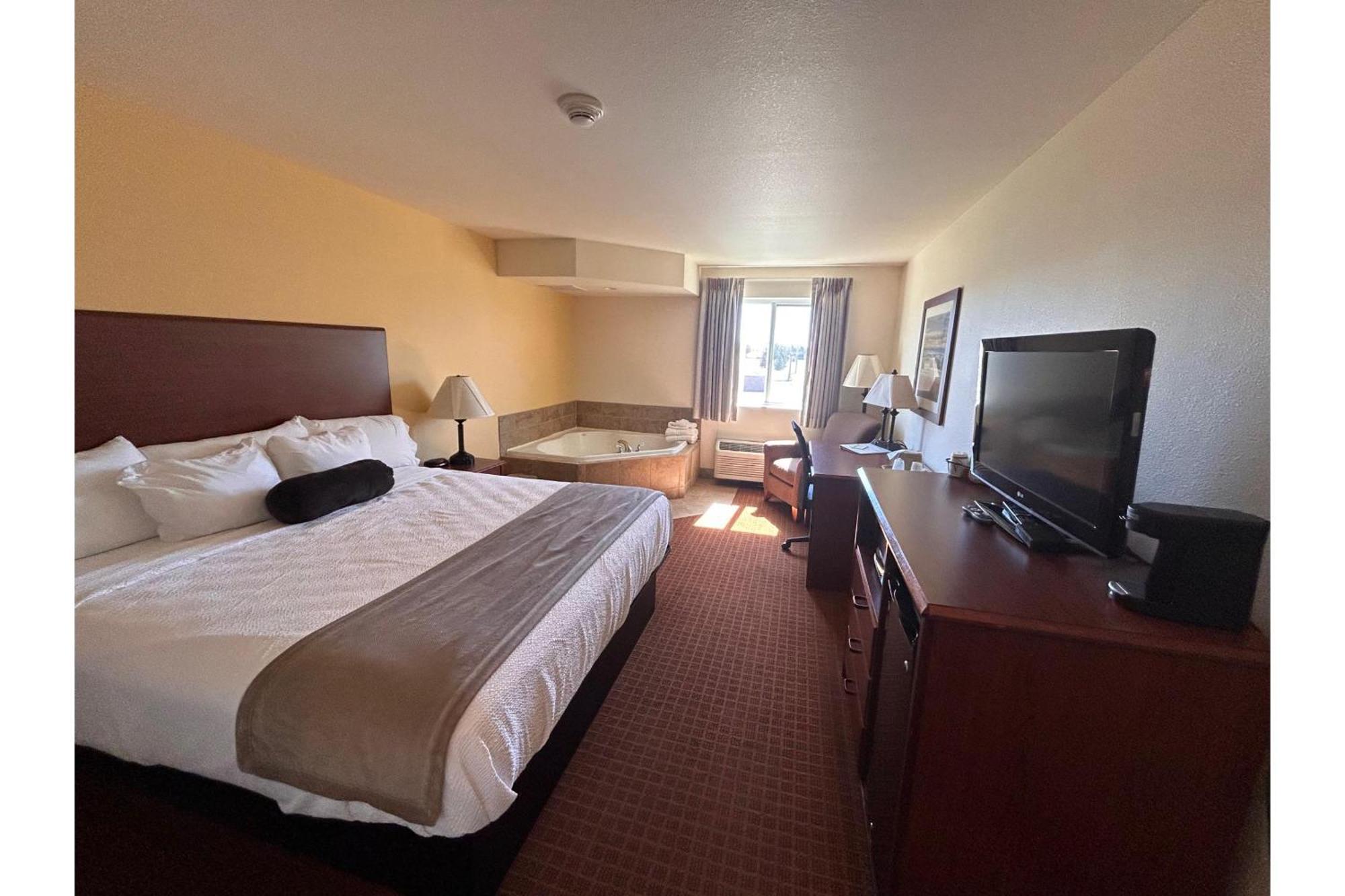 Park View Inn & Suites Hoisington Near Great Bend Exteriör bild