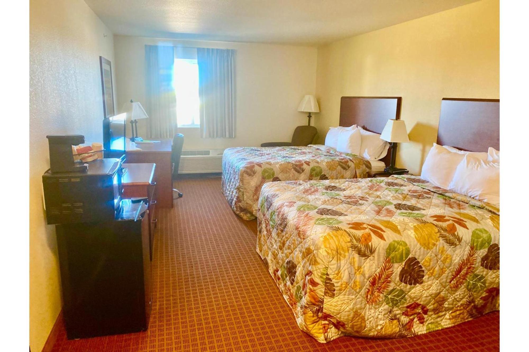Park View Inn & Suites Hoisington Near Great Bend Exteriör bild