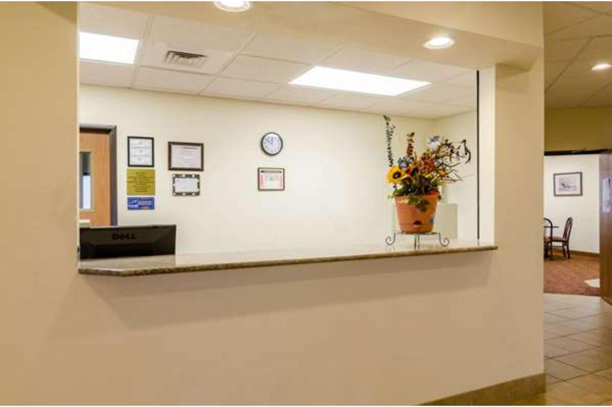 Park View Inn & Suites Hoisington Near Great Bend Exteriör bild