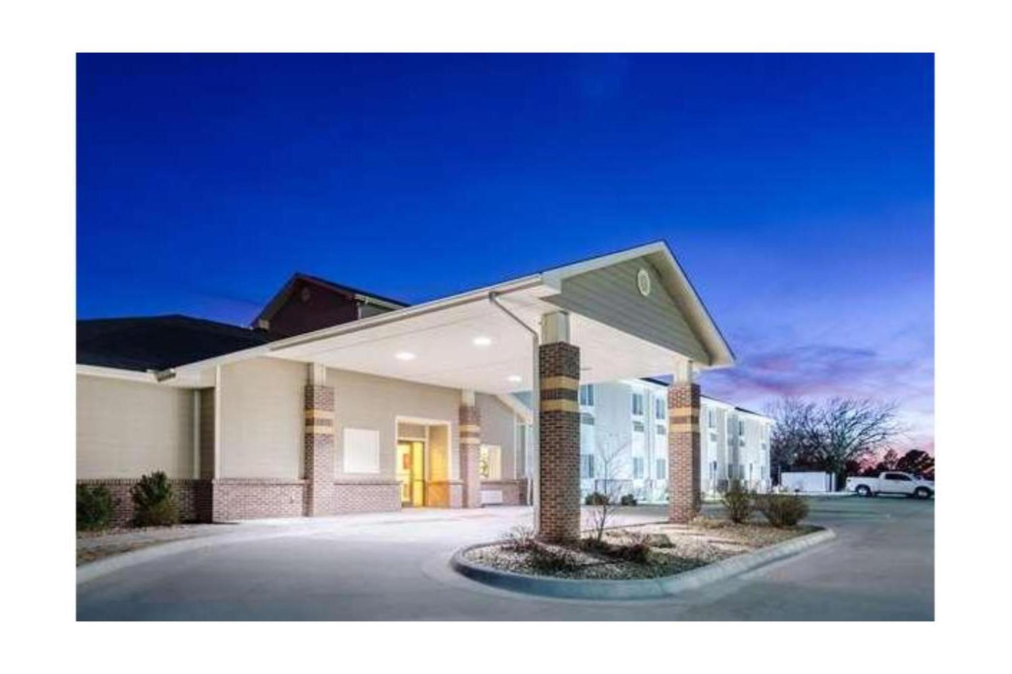 Park View Inn & Suites Hoisington Near Great Bend Exteriör bild